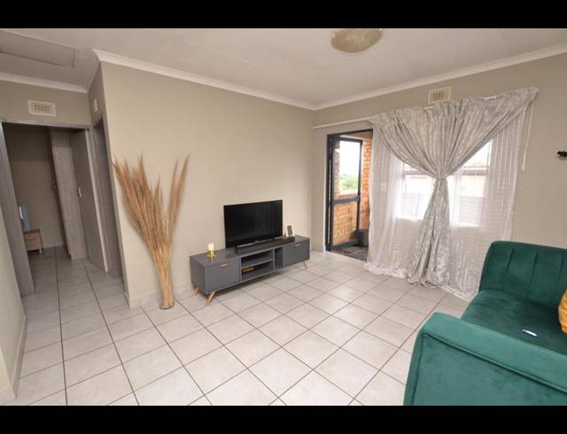 2 BEDROOM APARTMENT FOR SALE IN HEUWELOORD